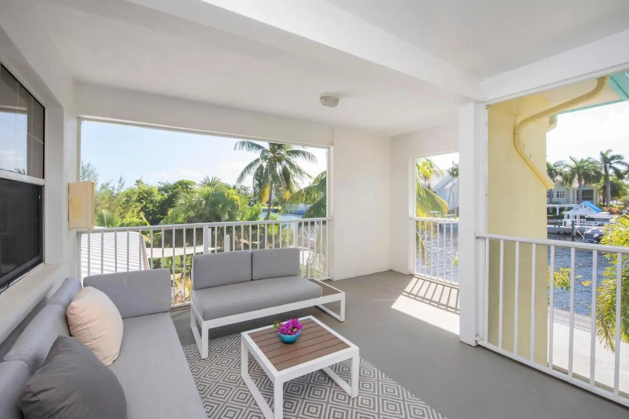 Snug Harbour View Condo #7 George Town Holiday home