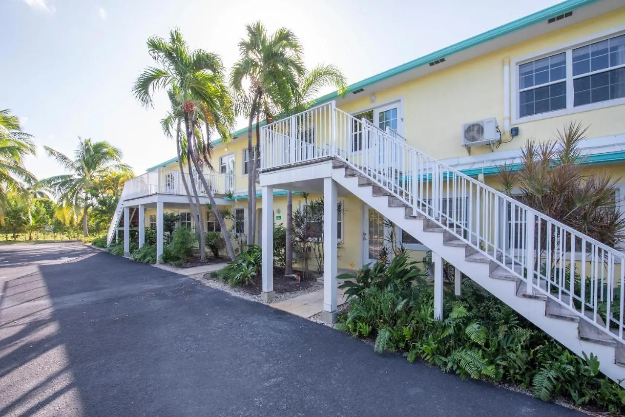 Snug Harbour View Condo #7 George Town Holiday home